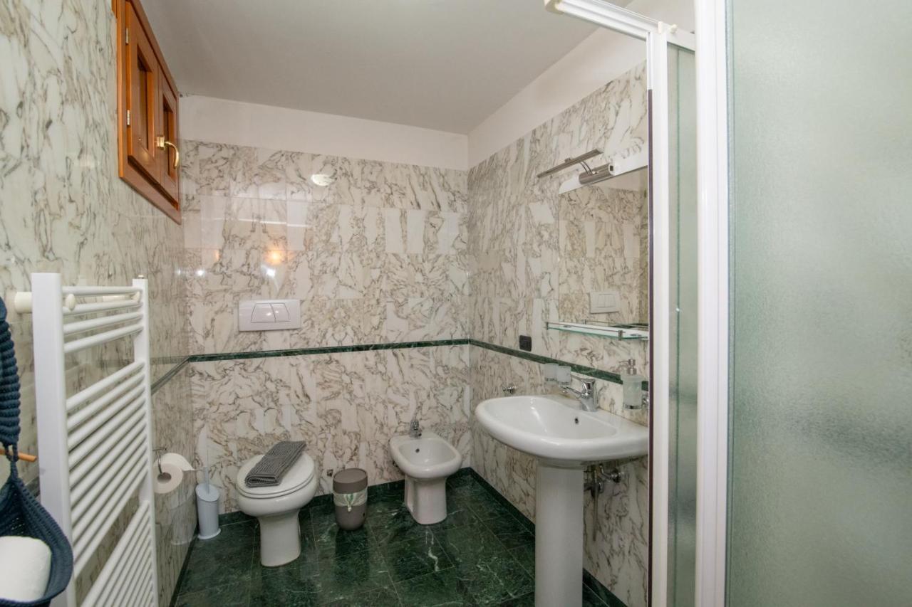 Villa Rina Deluxe And Cottage Porto Ceresio Exterior photo