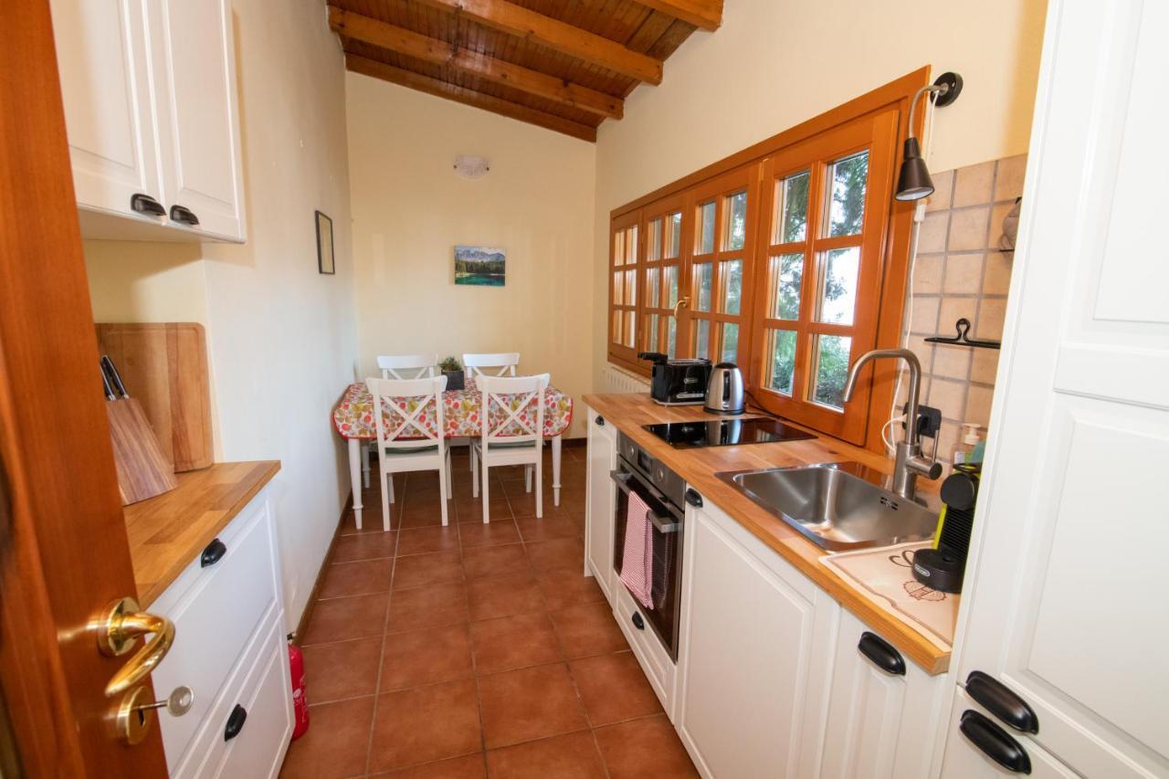 Villa Rina Deluxe And Cottage Porto Ceresio Exterior photo