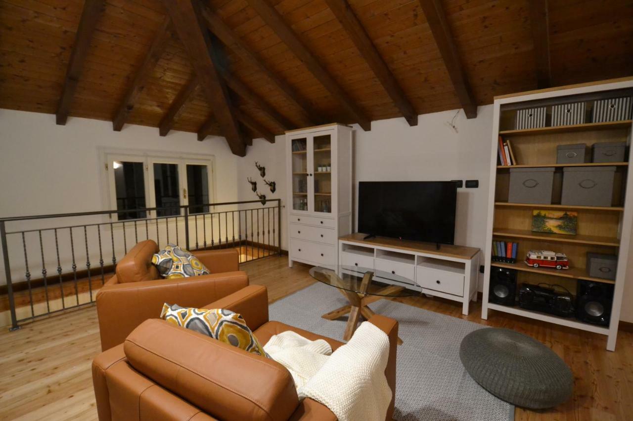 Villa Rina Deluxe And Cottage Porto Ceresio Exterior photo