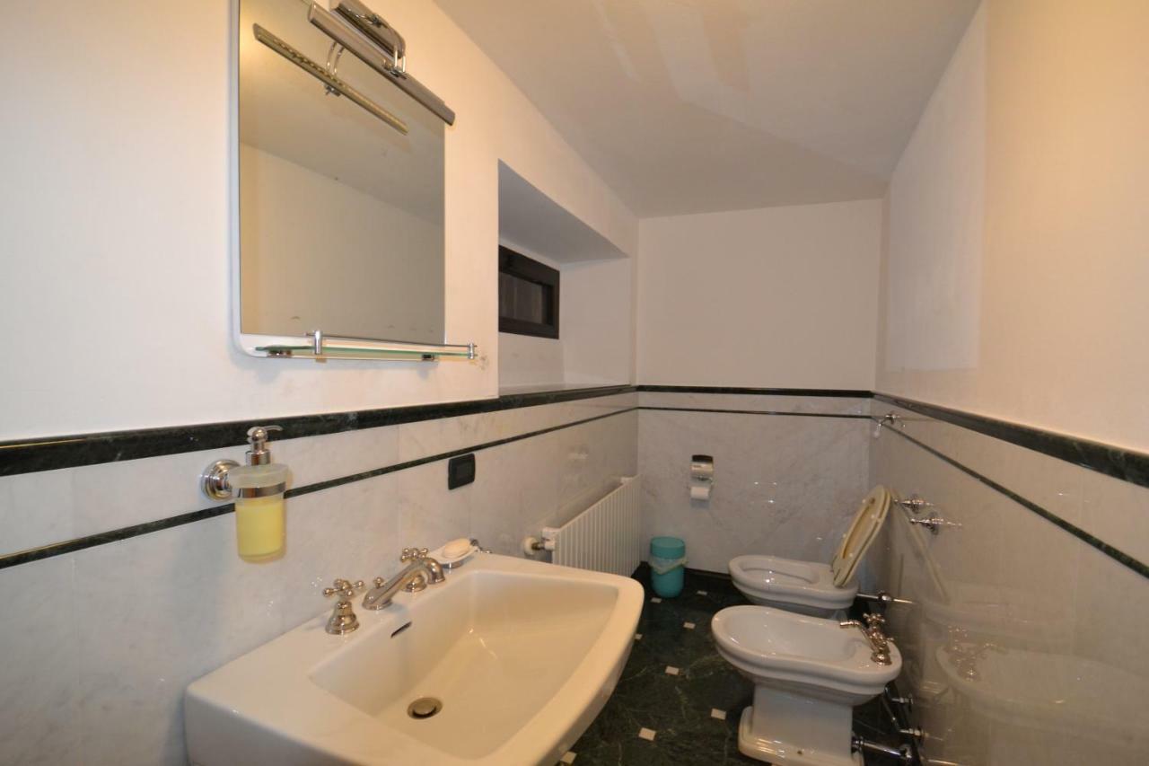 Villa Rina Deluxe And Cottage Porto Ceresio Exterior photo