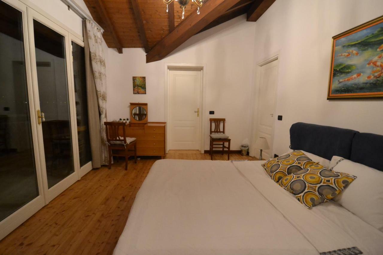 Villa Rina Deluxe And Cottage Porto Ceresio Exterior photo
